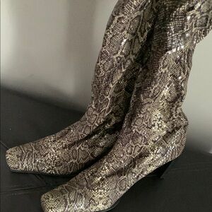 Vero Cuoio Snake Print Boots